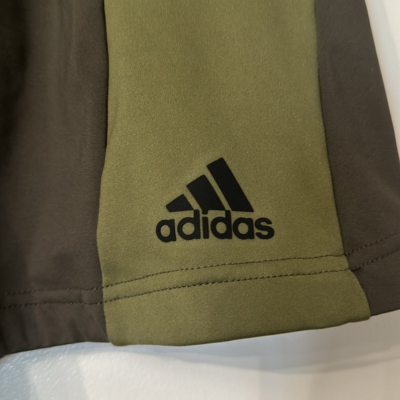 Men’s Adidas Green 7” Unlined Gym Shorts size S. Silky soft and comfortable. - Picture 2 of 6